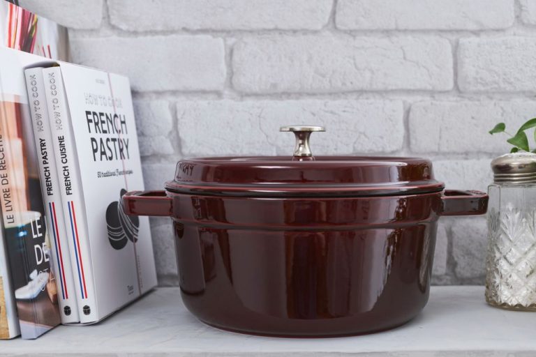 Staub Cast Iron 28cm Round Cocotte Grenadine